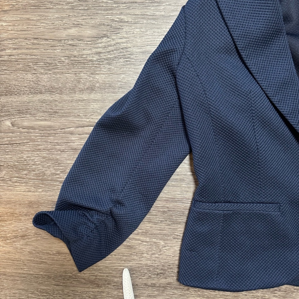 Amanda + Chelsea Navy Blue Textured Women's Blazer, Size Medium - Picture 2 of 10